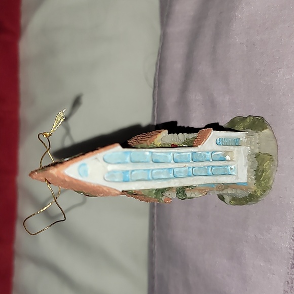 Miniature House Country Chapel inspired with Elongated Orament from Ganz Coll… - Picture 5 of 6